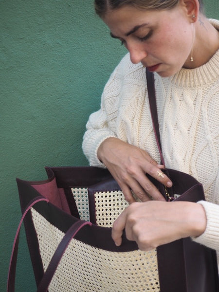 BURGUNDY SOLE TOTE BAG & CLUTCH | 2 BAGS IN 1